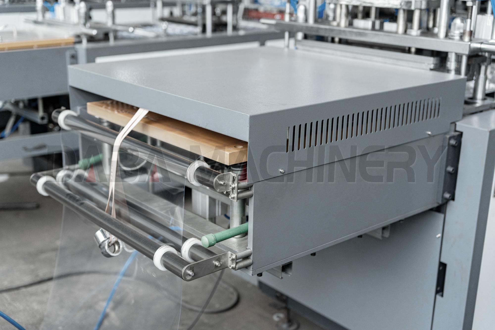 DBBG-S550 Fully Automatic Plastic Egg Tray Thermoforming Machine feature (2)