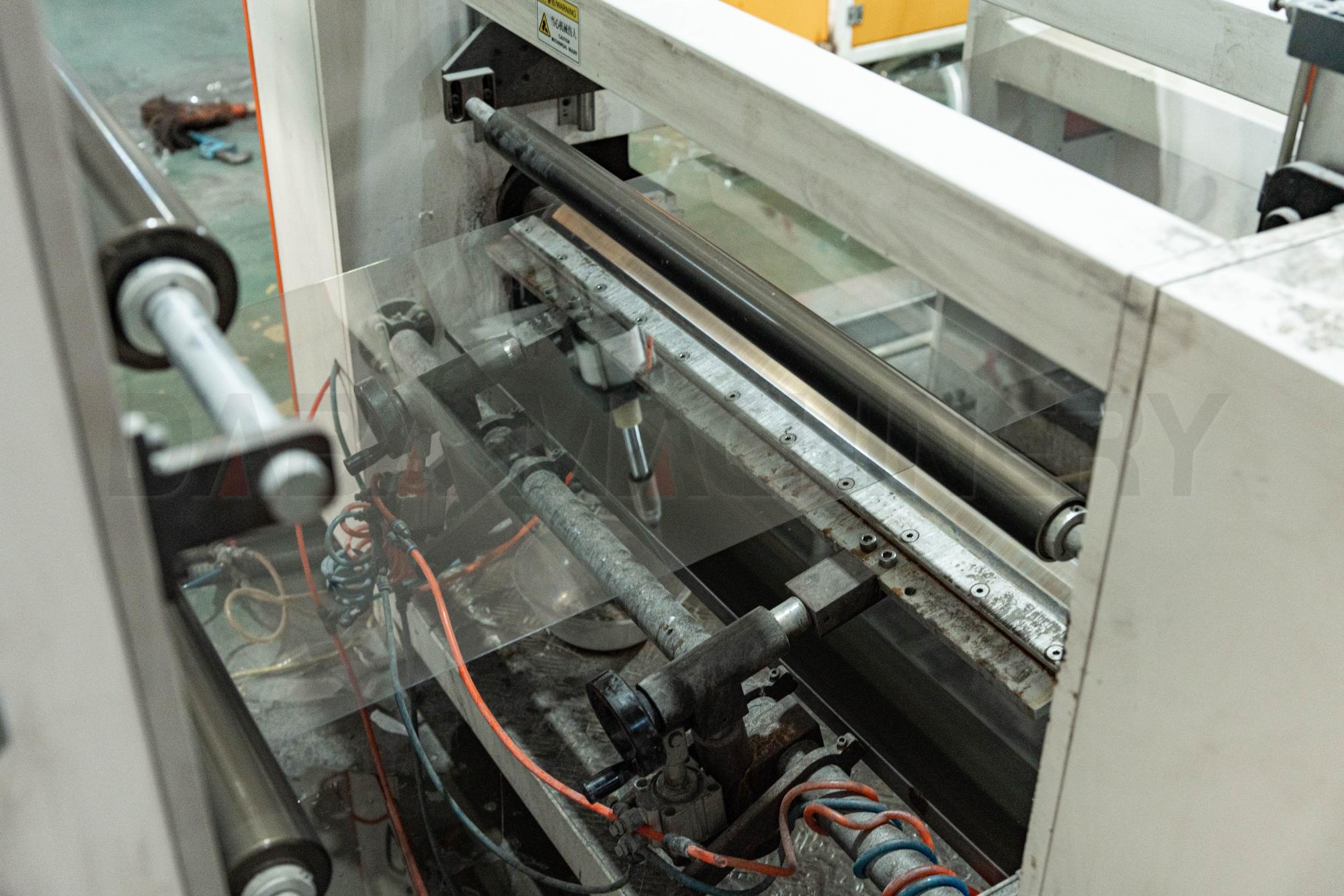 DBPC-T1750 Twin Screw Single Layer PET Sheet Extrusion Machine feature (10)