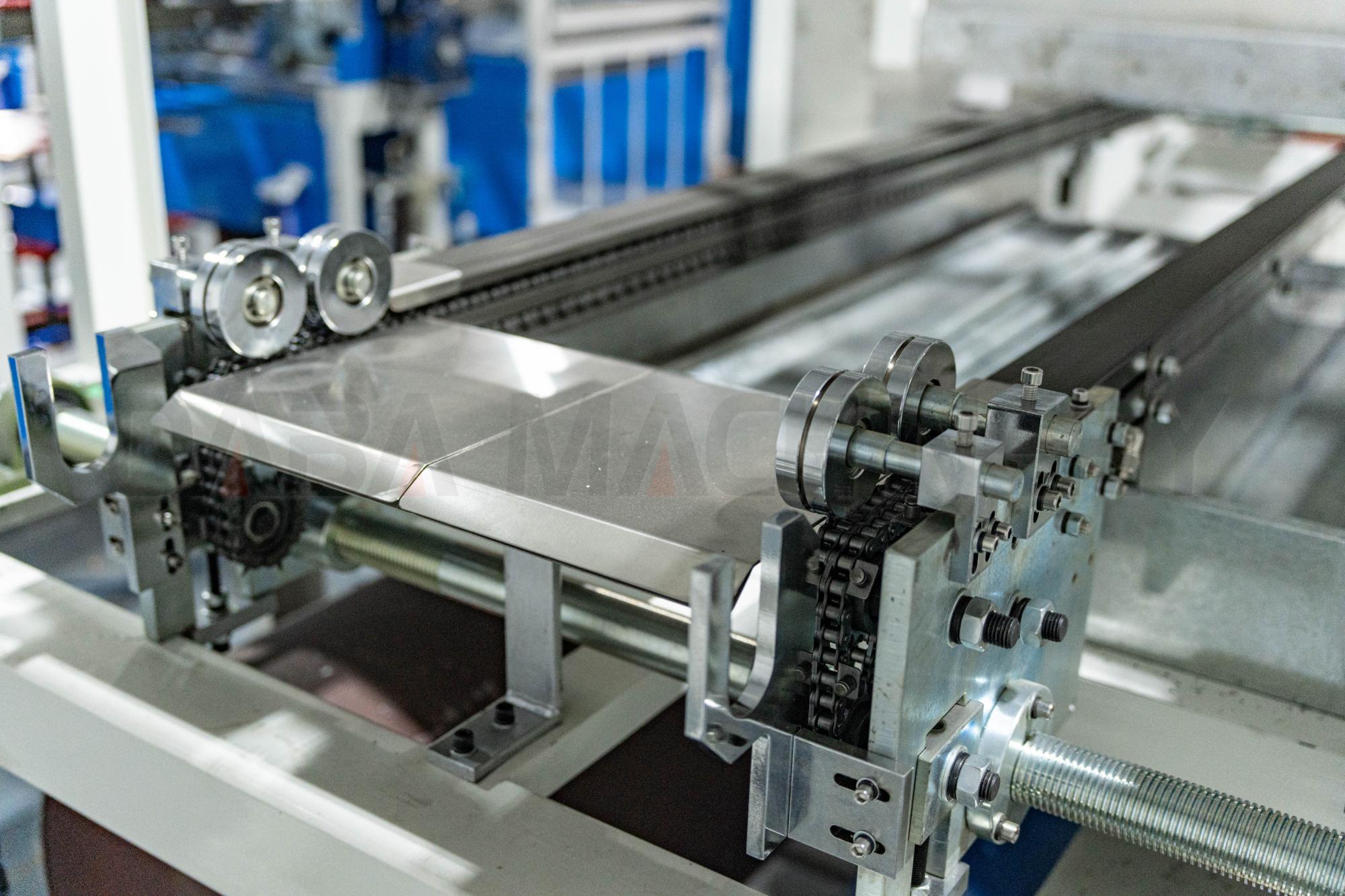 DBXS-1-72 Automatic Negative Pressure Vacuum Thermoforming Machine feature (4)