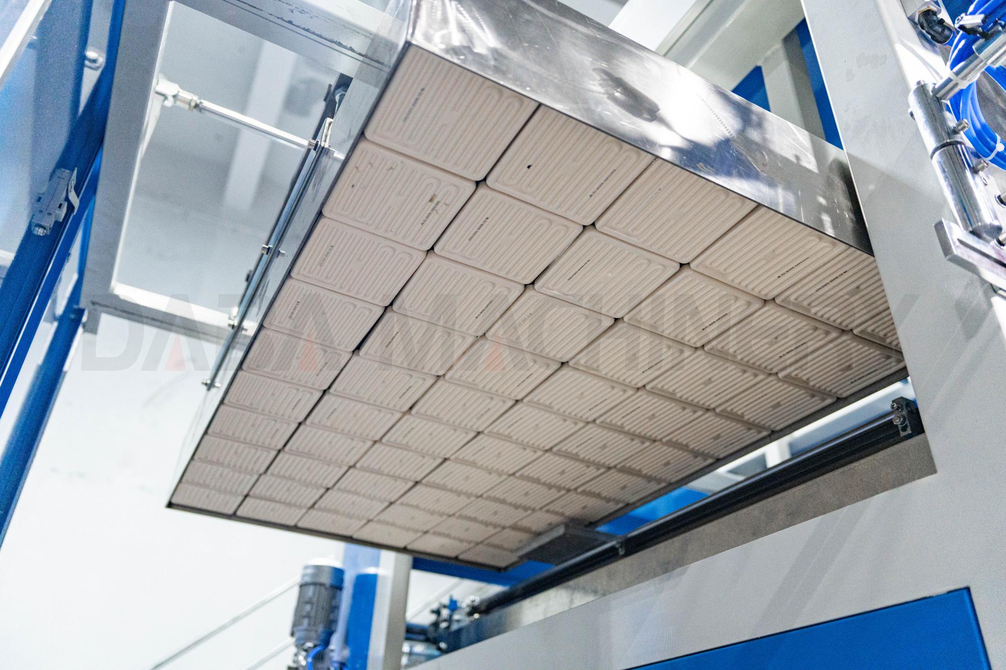 DBXS-1-72 Automatic Negative Pressure Vacuum Thermoforming Machine feature (5)