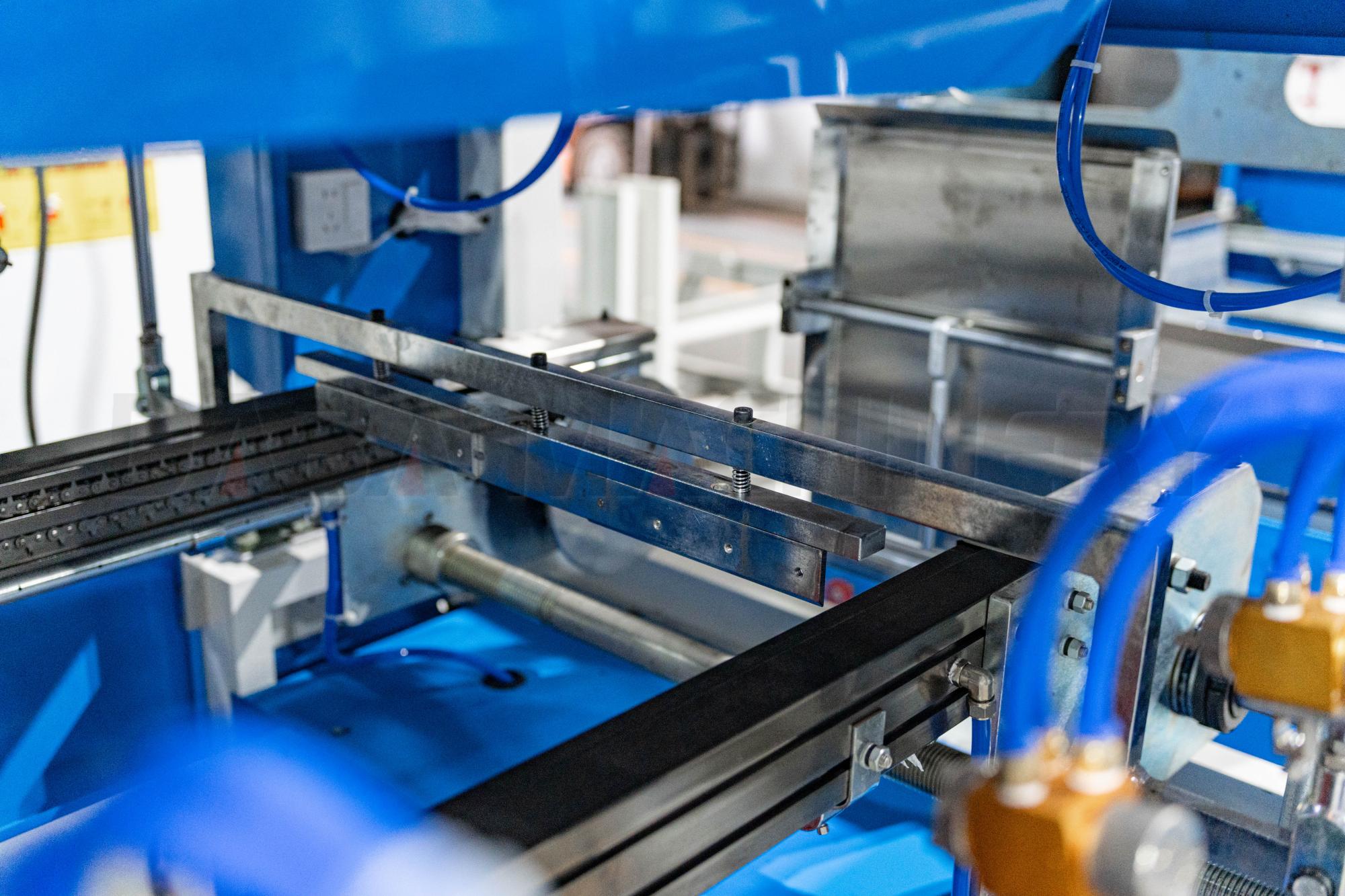 DBXS-1-72 Automatic Negative Pressure Vacuum Thermoforming Machine feature (8)