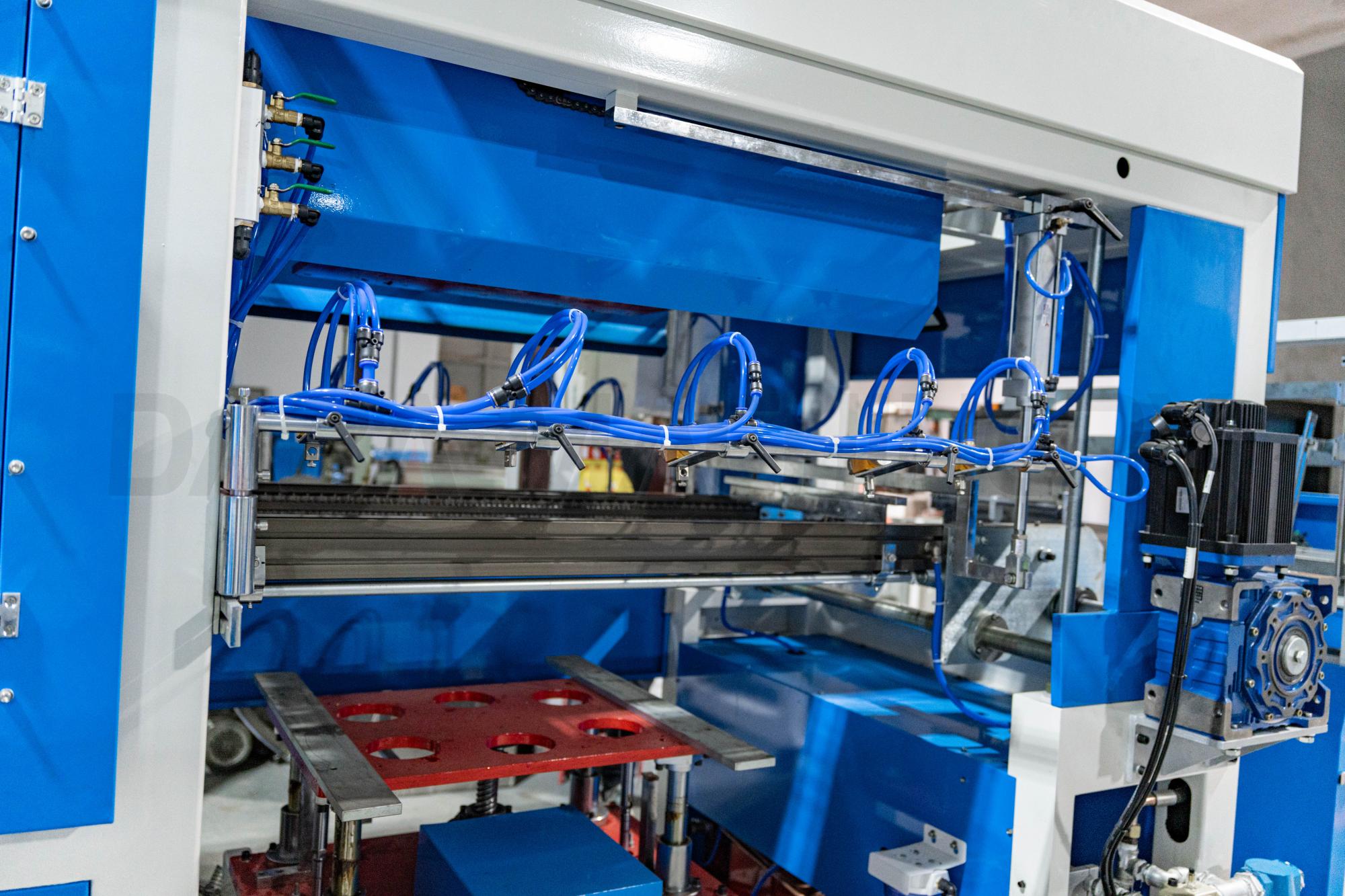 DBXS-1-72 Automatic Negative Pressure Vacuum Thermoforming Machine feature (9)