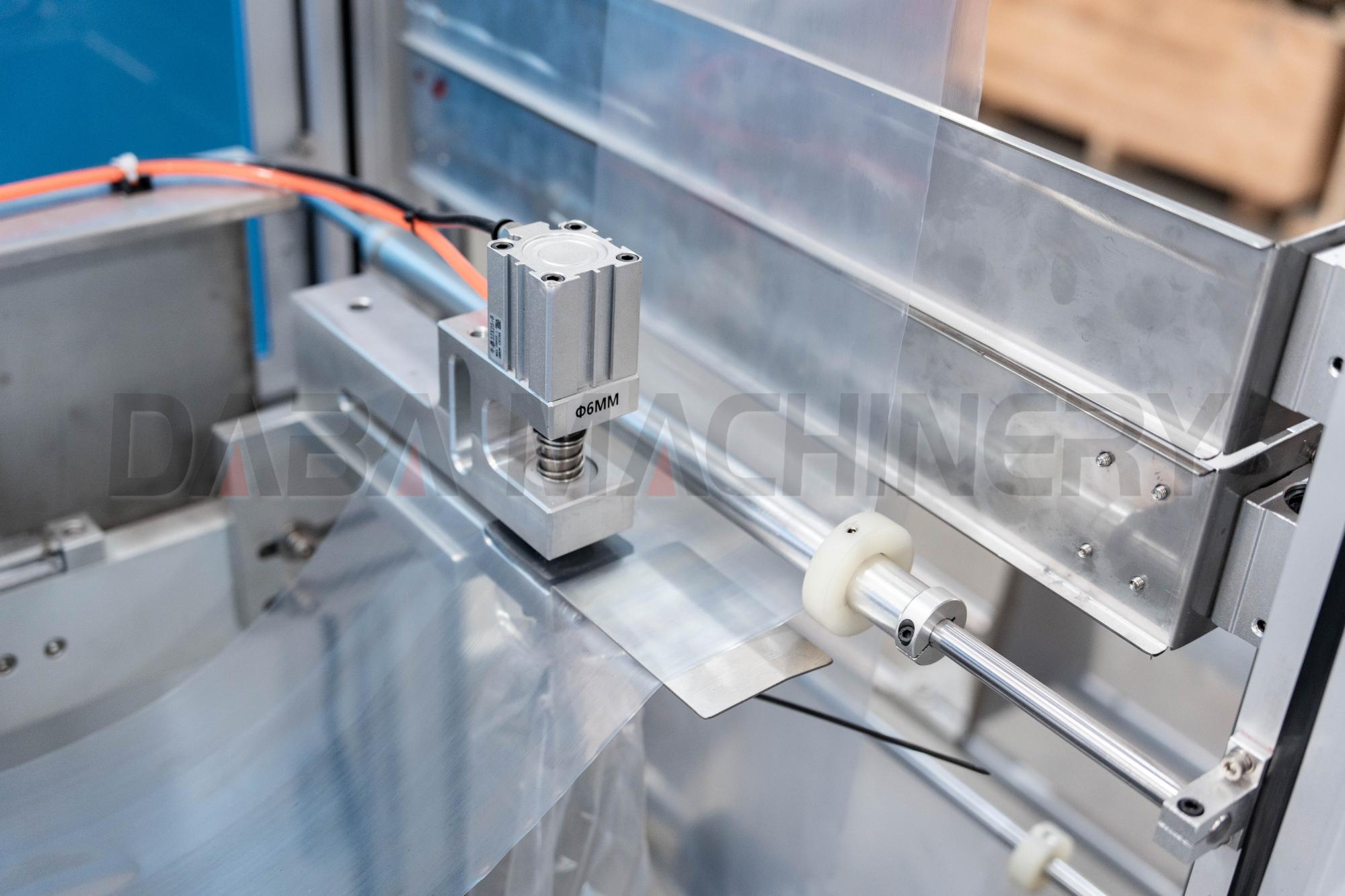 DBZS-TD120-PE PE Film Cup Lid Bagging Packaging Machine Feature (5)