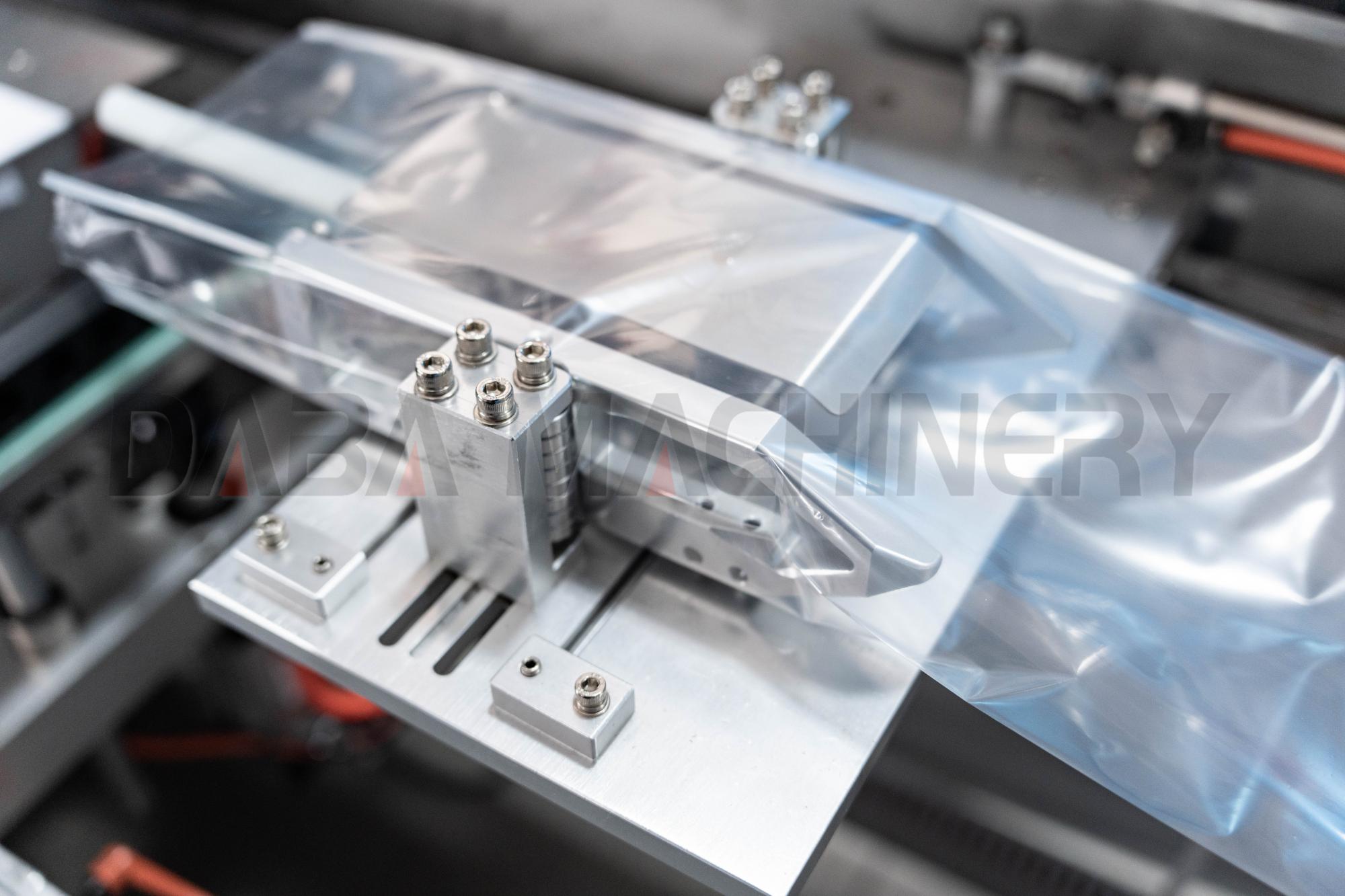 DBZS-TD120-PE PE Film Cup Lid Bagging Packaging Machine Feature (7)