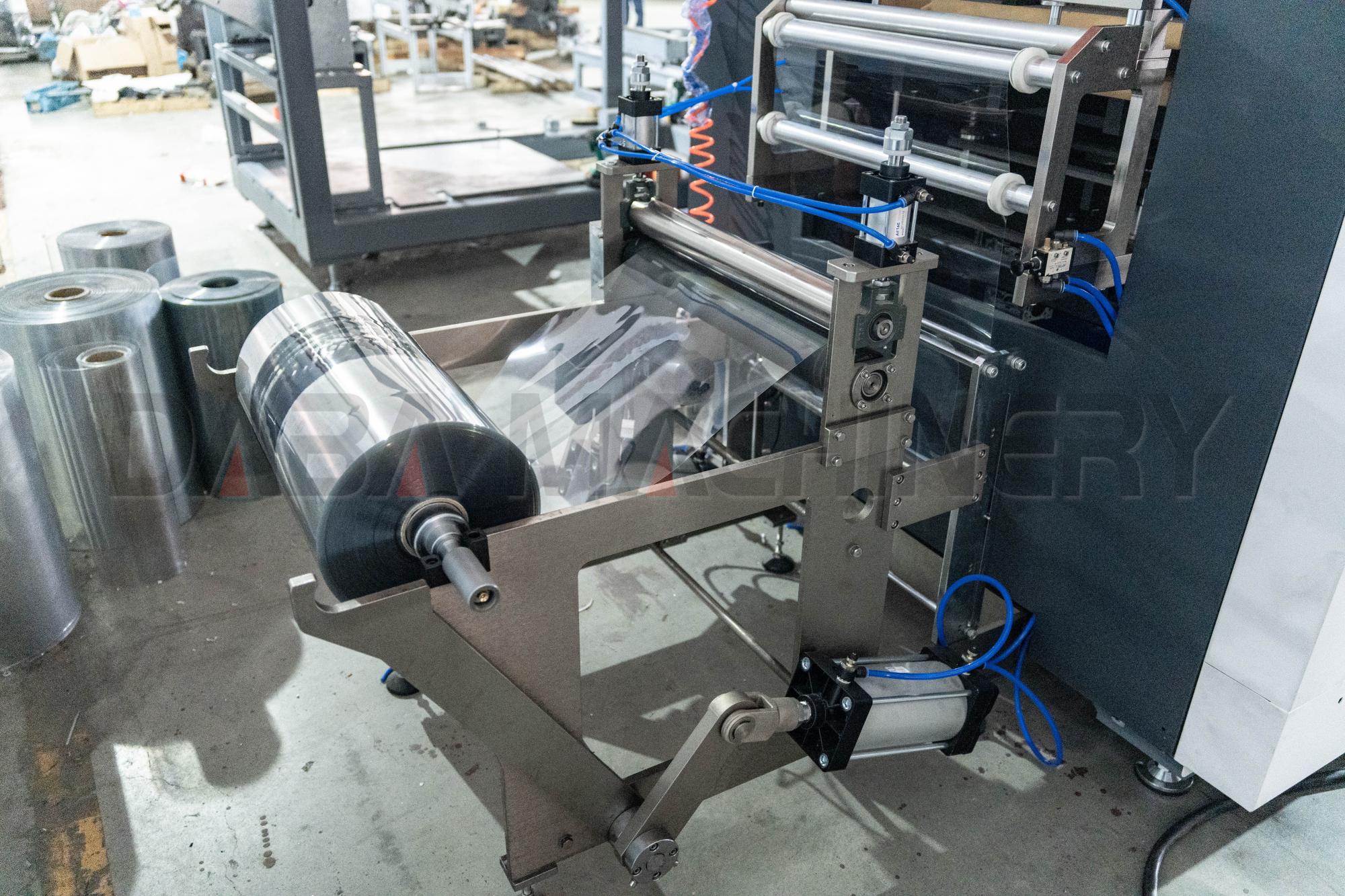 DBBG-S600P Automatic Plastic Cup Lid Thermoforming Machine (1)