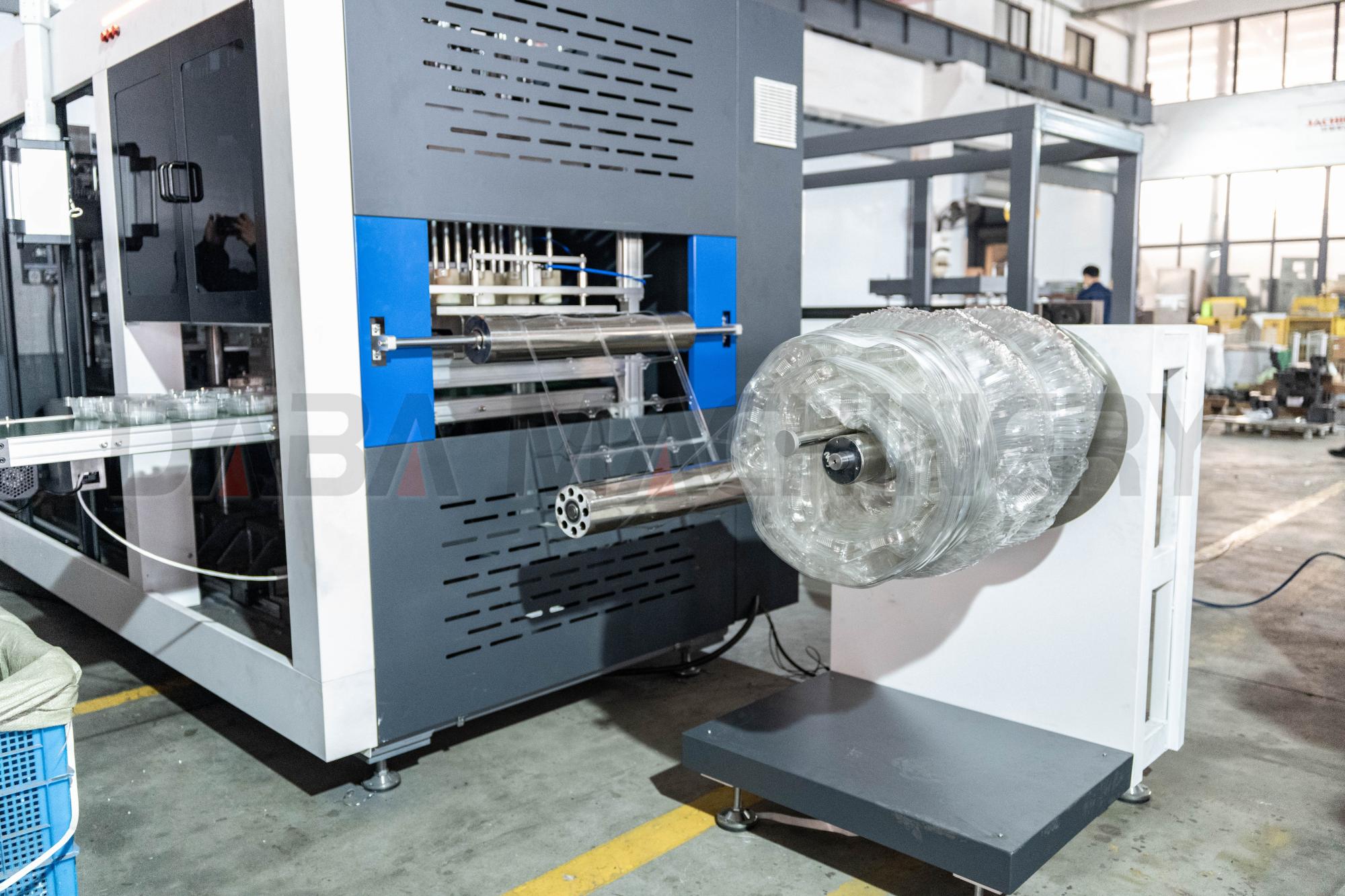 DBBG-S600P Automatic Plastic Cup Lid Thermoforming Machine (8)